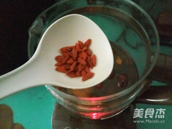 Longan, Wolfberry and Red Date Tea recipe