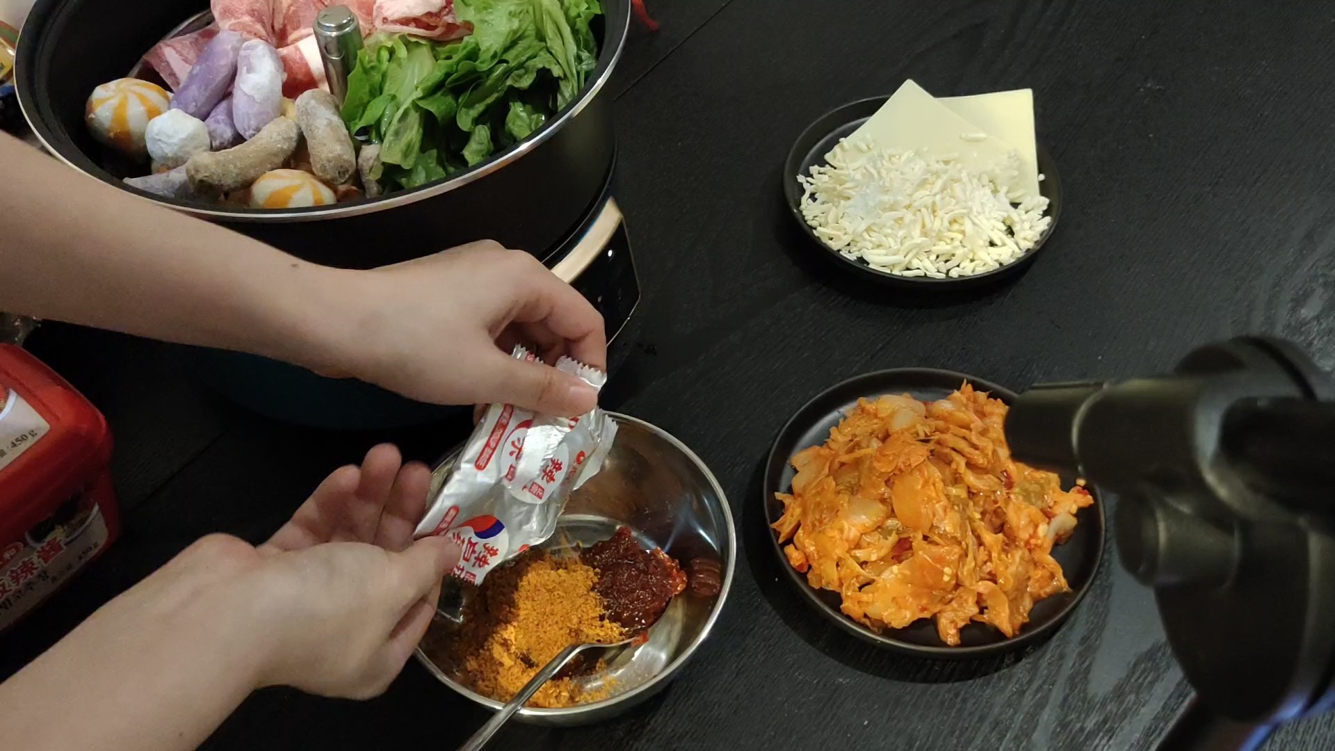 Korean-style Hot Pot Full of Cheese recipe
