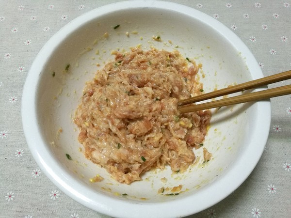 Whole Wheat Celery Pork Bun recipe