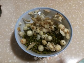 Mung Bean Lily Lotus Seed Porridge recipe