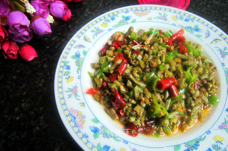 Stir-fried Capers with Double Peppers-served with Noodles and Porridge recipe