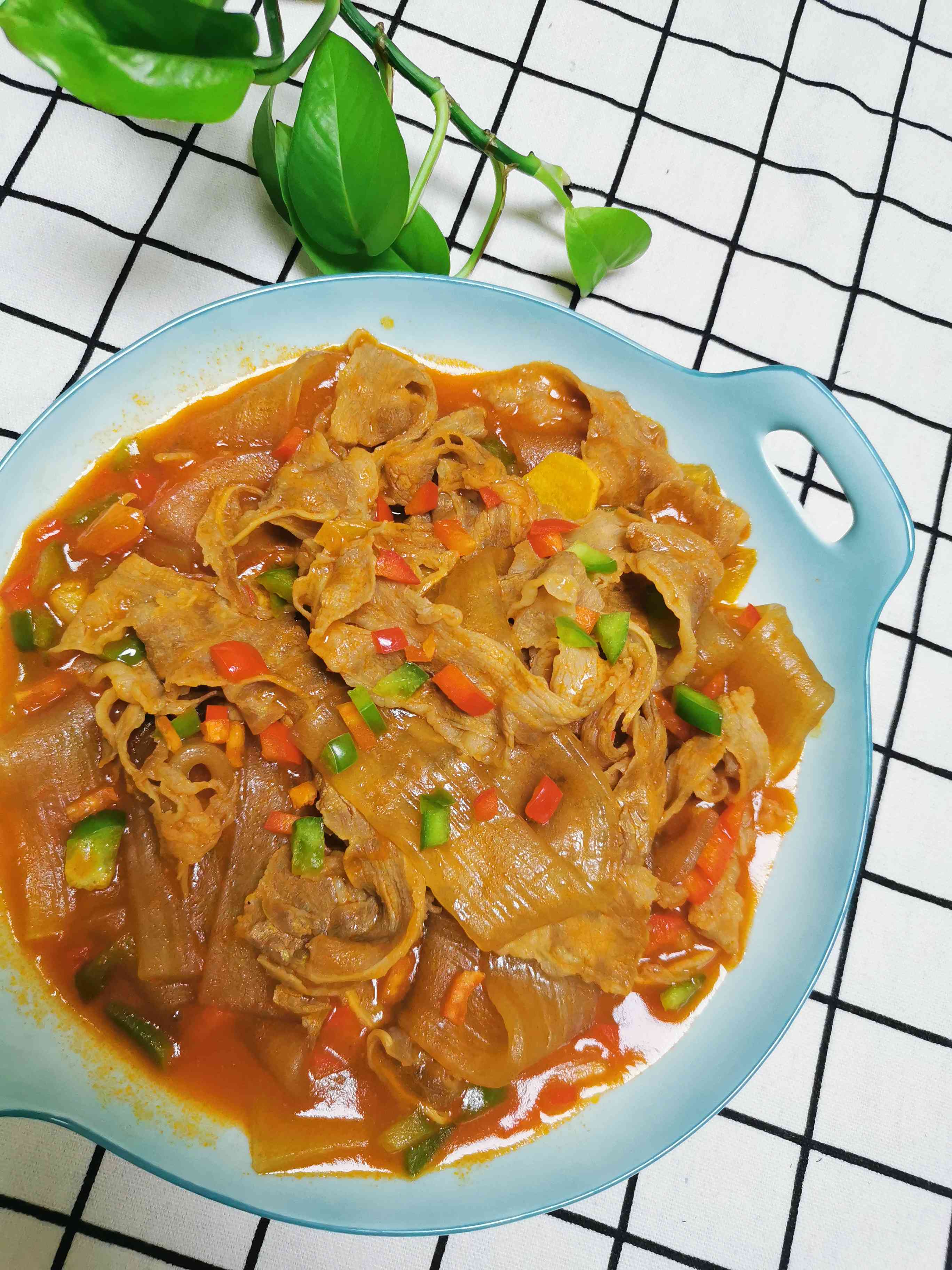 Beef Beef Sauce Wide Noodles with Tomato Beef recipe