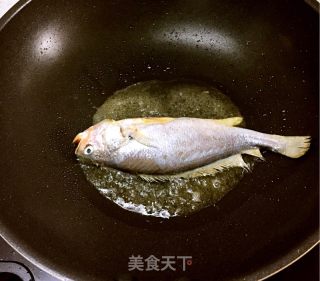 Sauce-flavored Yellow Croaker recipe