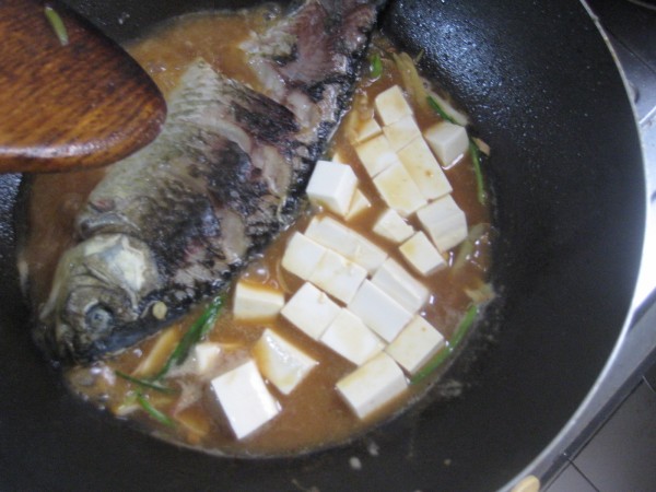 Braised Crucian Carp with Bean Curd recipe