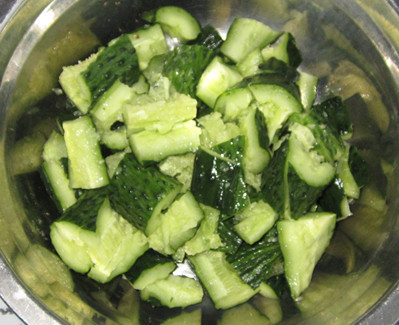 Cucumber with Tremella recipe
