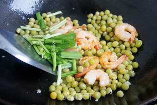 Fried Peas with Shrimp recipe