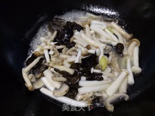 Mushroom Shredded Pork recipe