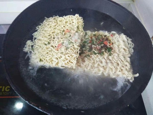 Simple Instant Noodles recipe