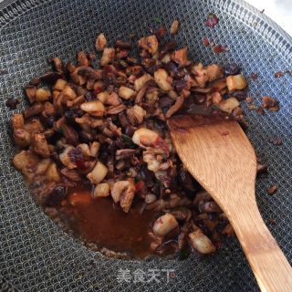 Diced Meat and Mushroom Hot Sauce recipe