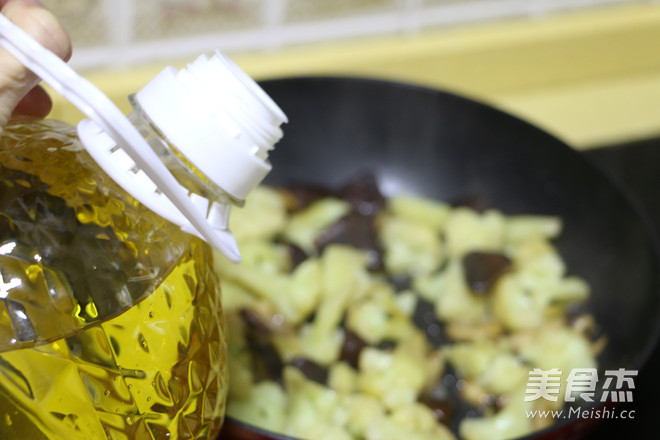 Hengda Xing'an Broccoli Stir-fried Mushroom recipe