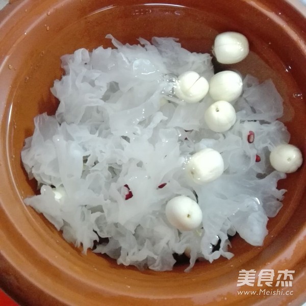 Chixiaodou White Fungus Soup recipe