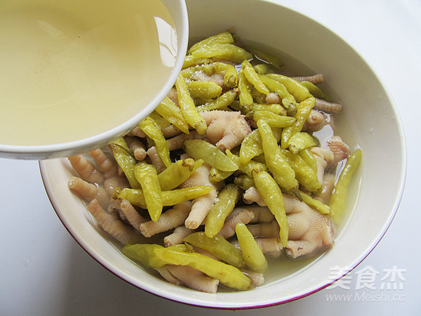 Pickled Pepper Chicken Feet recipe