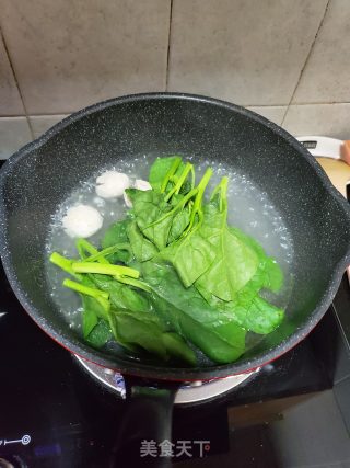 Fungus and Vegetable Meatball Soup recipe