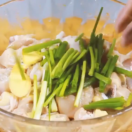 Steamed Chicken Drumsticks with Mushrooms recipe