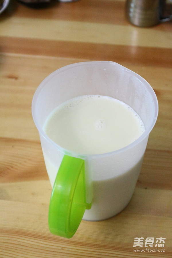 Three-color Hanamaki with Soy Milk Flavor recipe