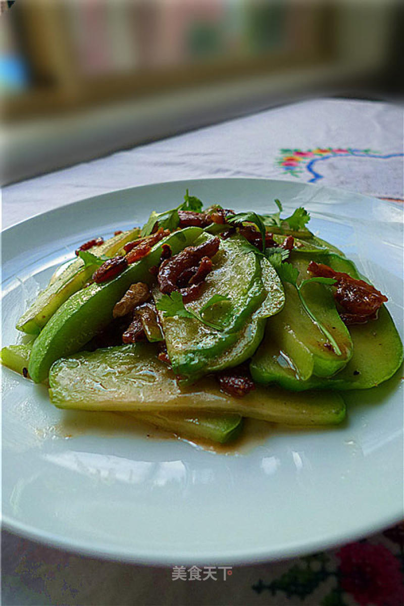 Stir-fried Gassho Melon with Dried Shrimp recipe