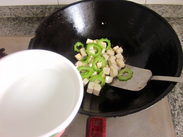 Bitter Gourd Braised Tofu recipe