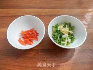 Stir-fried Shredded Pork with Edamame and Fungus recipe