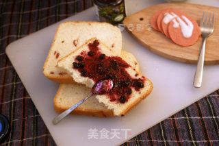 Toast Slices with Blueberry Sauce recipe