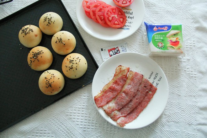 Breakfast on The First School Day, Hamburger Sandwiches, to Celebrate The Return of The Beast recipe