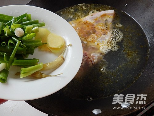 Fish Head Noodle Pot recipe