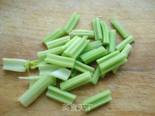 Soup with Fragrant Dried Celery recipe