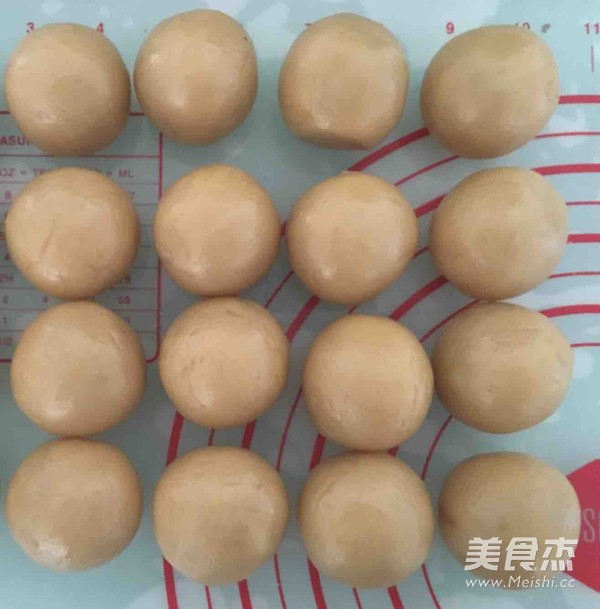 Cantonese-style Egg Yolk and Lotus Paste Mooncakes recipe