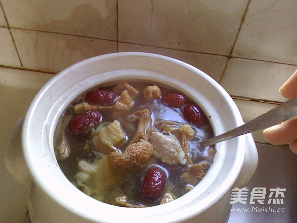 Stewed Chicken Soup with Matsutake Mushroom recipe