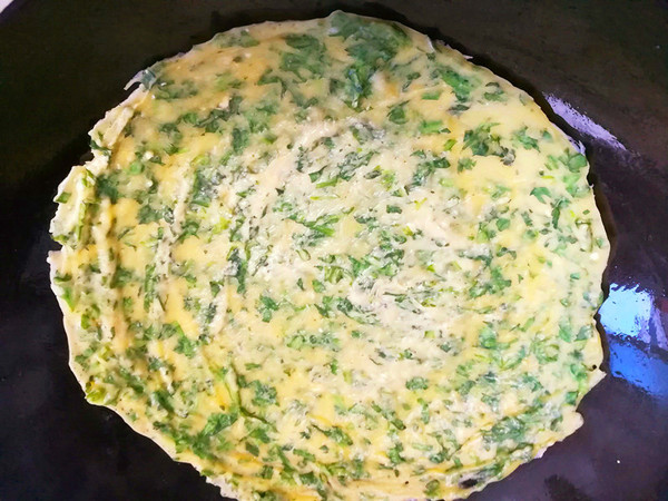 Chrysanthemum Leaf Omelette recipe