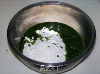 Spinach Noodles with Clear Water and Blue Waves recipe