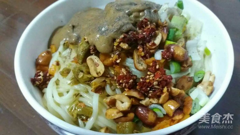 Hot Noodles with Sesame Paste recipe