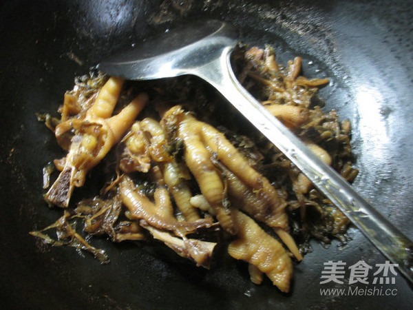 Grilled Chicken Feet with Plum Dried Vegetables recipe