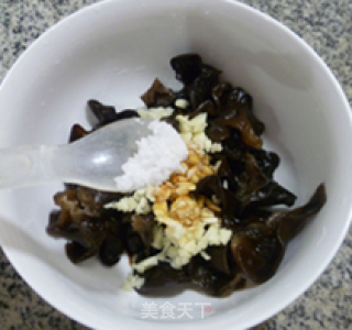 Black Fungus with Minced Garlic recipe