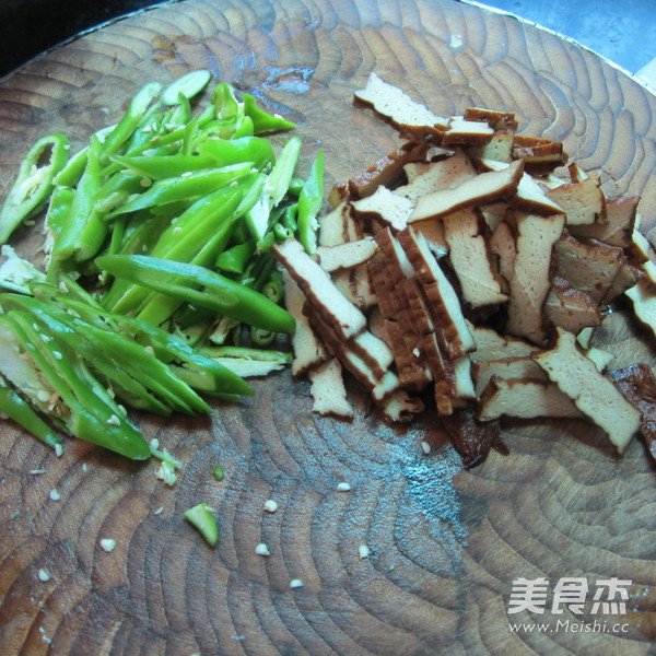 Green Pepper Marinated Dried Tofu recipe