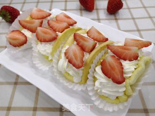 Strawberry Hug Cake recipe