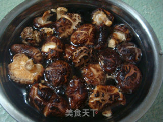 Horseshoe Popcorn Mushroom Noodle recipe