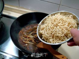 Home-cooked Pasta "mushroom Fried Noodles" recipe