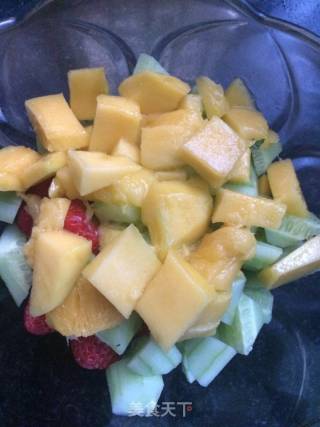 Mulberry Yogurt Salad recipe