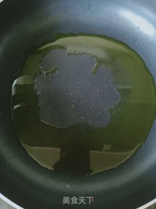 Stir-fried Shredded Pork with Tea Tree Mushroom recipe