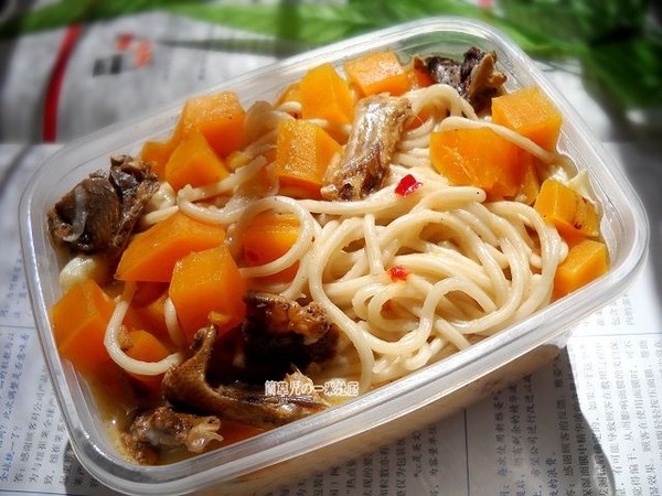 Braised Pigeon Noodles with Sweet Potatoes recipe