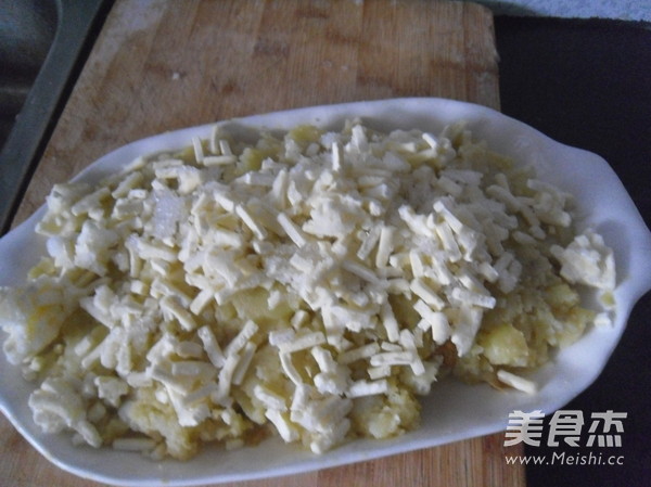 Mashed Potatoes with Cheese Egg Yolk recipe