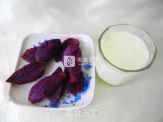 #aca烤明星大赛# Coconut-flavored Purple Sweet Potato Leaf Bread recipe