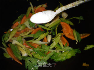 Intestine Cleansing Vegetables After Holidays-stir-fried Black Fungus with Celery recipe