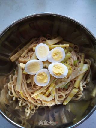 Nutritious Oil Splashed Noodles recipe