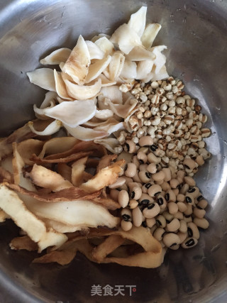 Xiaoshu Health Decoction Polygonatum, Lily and Dragon Bone Soup recipe