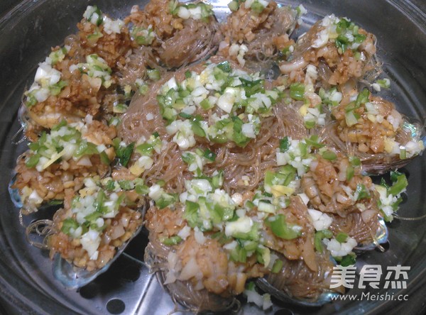 Steamed Abalone with Garlic Vermicelli recipe