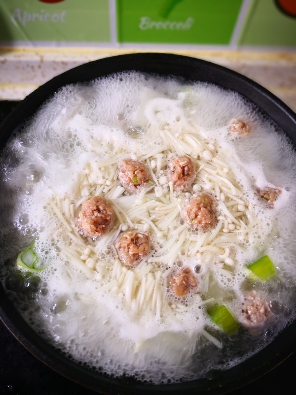 Enoki Mushroom Meatball Soup recipe