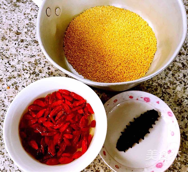 Millet Porridge with Sea Cucumber and Wolfberry recipe