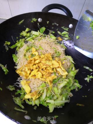Stir-fried Rice Noodles with Cabbage recipe