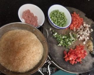 Stir-fried Rice Noodles (with Rice Noodles Inside) recipe